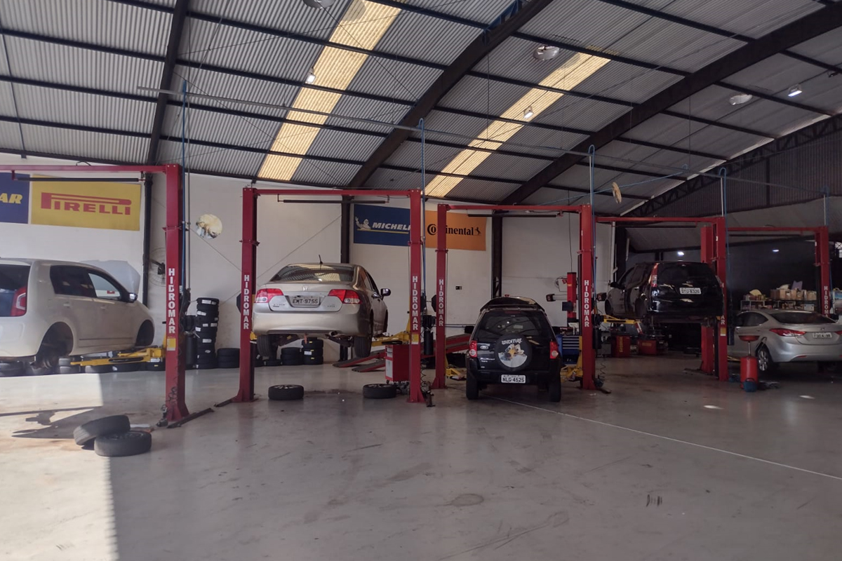 CARPLACE AUTOMOVEIS LTDA - Automobile Storage Facility em Santa Terezinha